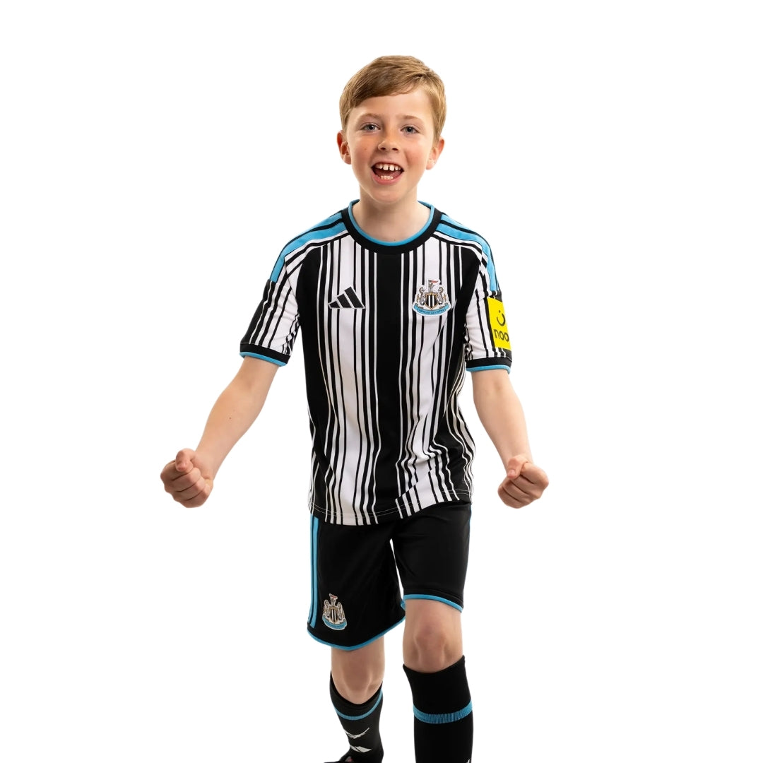 KIT DE CRIANÇA NEWCASTLE UNITED PRINCIPAL 26/27