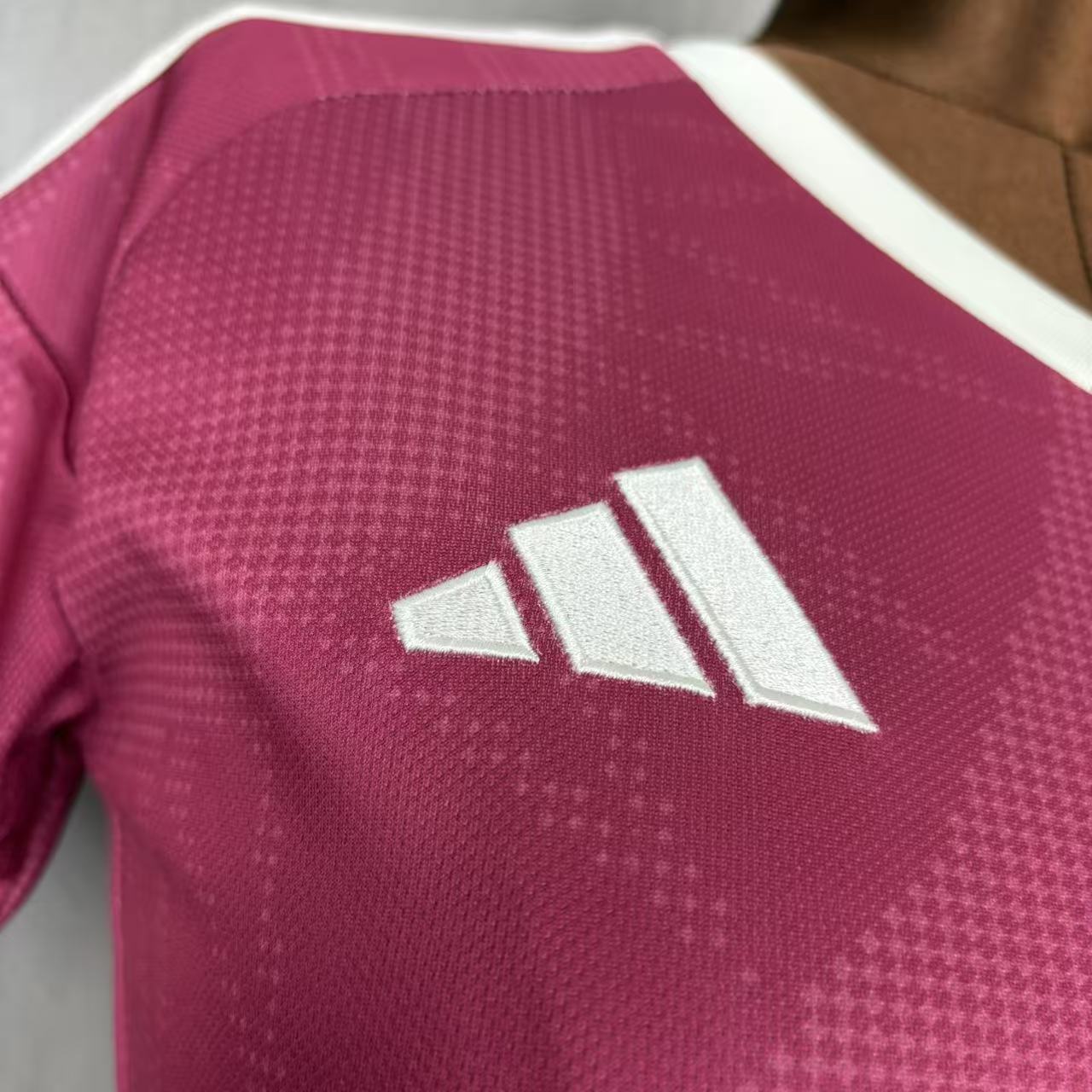 CAMISOLA REAL MADRID FEMININA TERCEIRA 2026/27