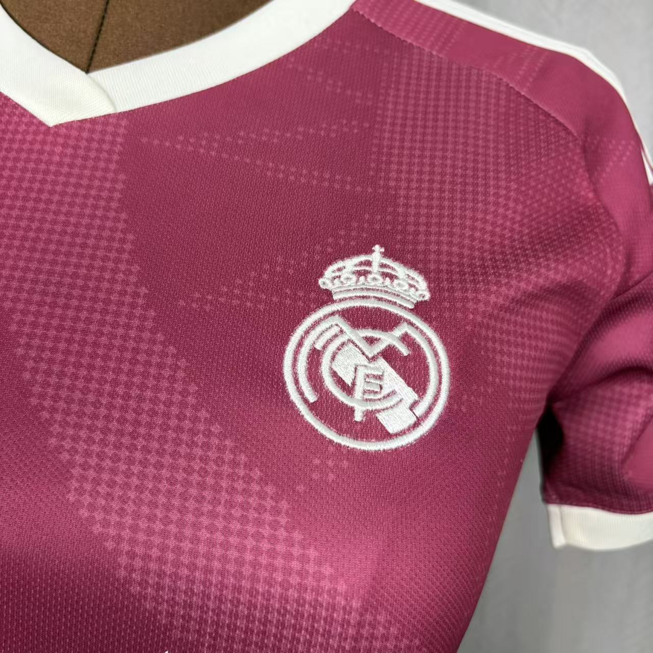 CAMISOLA REAL MADRID FEMININA TERCEIRA 2026/27
