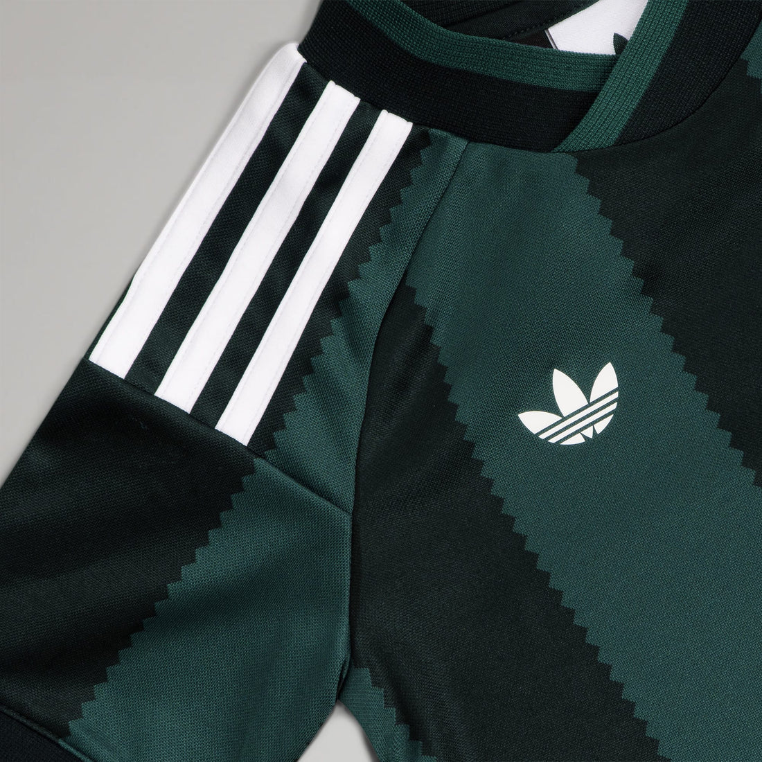 KIT DE CRIANÇA CELTIC ALTERNATIVO 2026/27