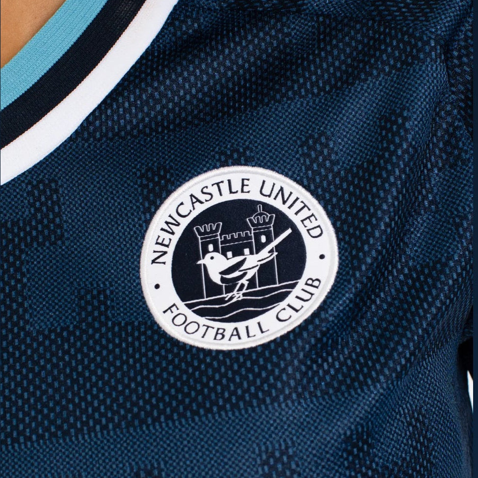 CAMISOLA FEMININA NEWCASTLE ALTERNATIVA 2026/27