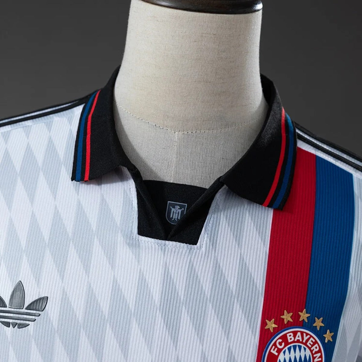 CAMISOLA BAYERN DE MUNIQUE ALTERNATIVA 2026/27